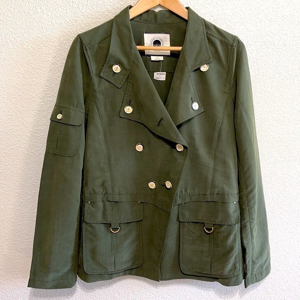 NWT Daughters of the Liberation Woman Green Jacket Size 10